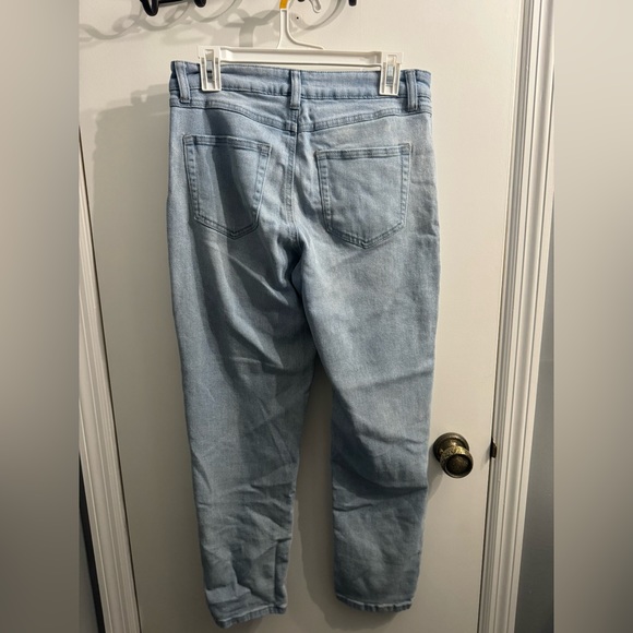 Rewatch Ripped Mom Jeans - Picture 3 of 3